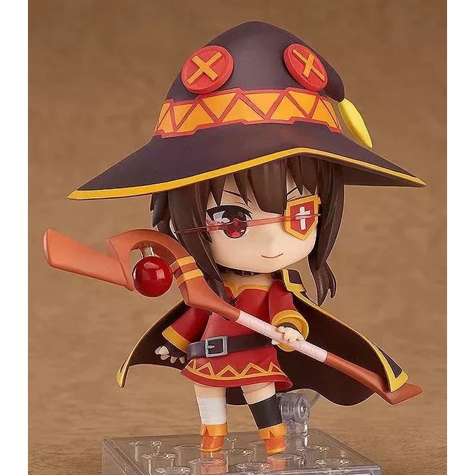Phân cảnh mô hình anime trên kệ trưng bày