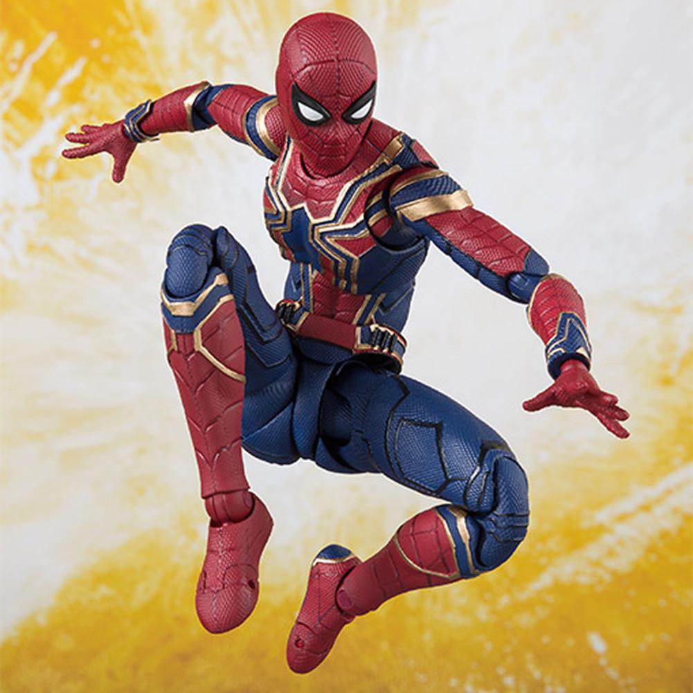 Chi tiết tay Người Nhện Iron Spider